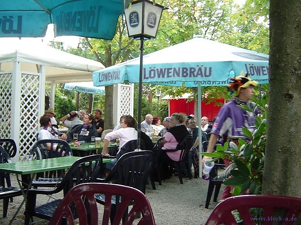 Im Biergarten 2