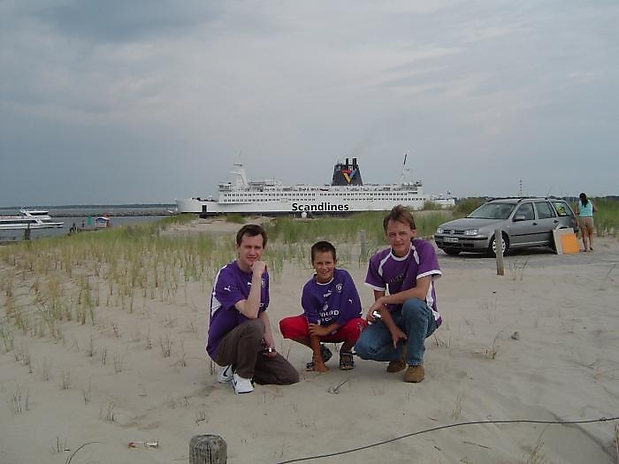 06 vorm Schiff in die Knie