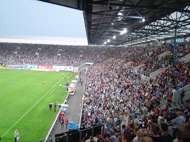 19 fast volles Haus