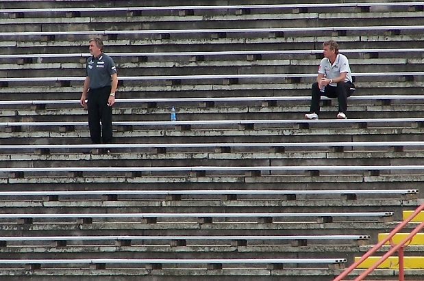 Schädlich auf der Tribüne