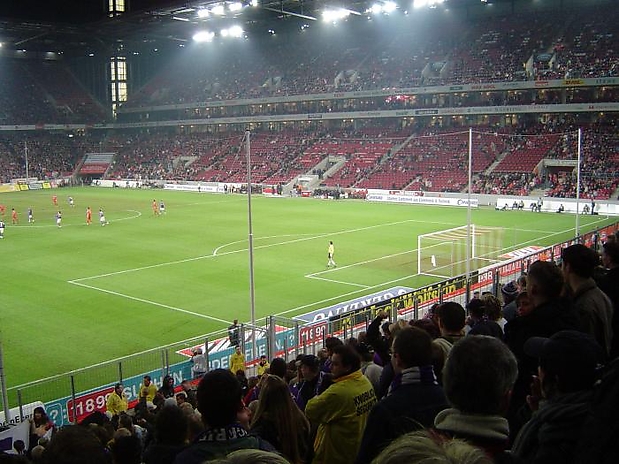 23 weit und breit kein Ball, gott sei Dank