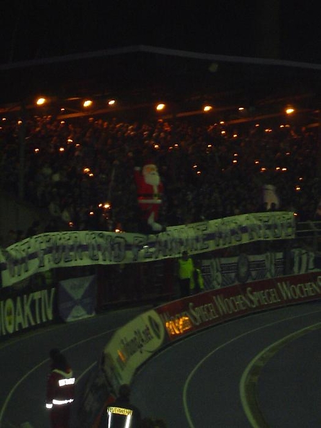 19 Nikolaus vorm Fanblock