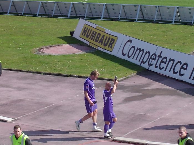 34 hängende Köpfe 1