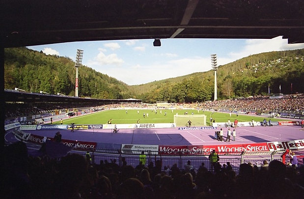 03.10.2004 Aue vs. Trier (1-2) aus Block O-P