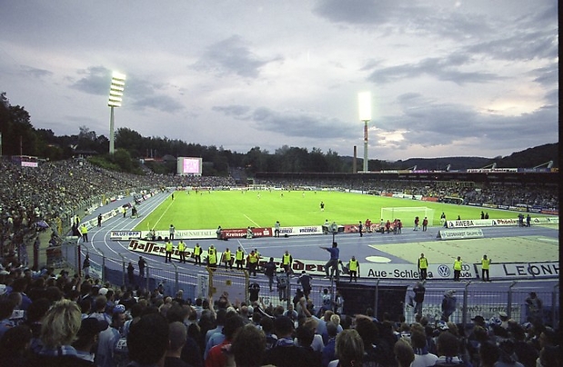 13.08.2004 Blick aus dem Gästeblock Aue vs. 1860 (3-1)