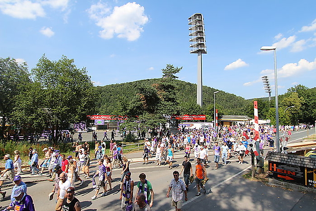 Juli 2013 Zuschauer gehen zufrieden nach Hause