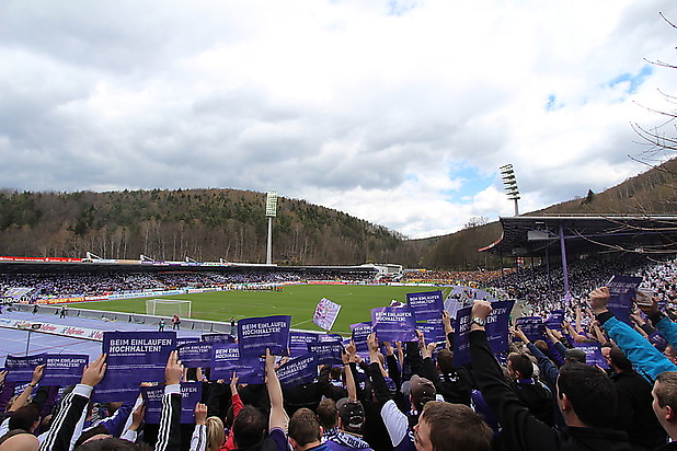 April 2012 Heimspiel gegen Dresden. Fans sind für ein neues Stadion