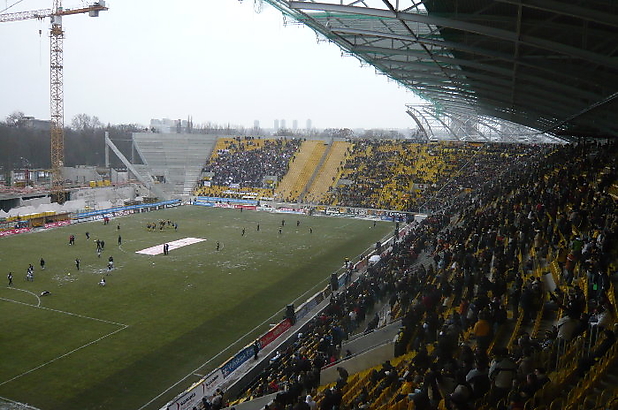 Halbe Stunde vor Anpfiff Dresden - Aue