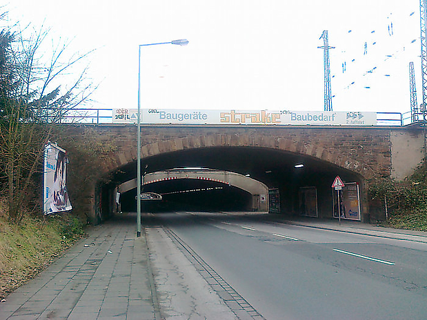 BS11.Karl-Lehr-Tunnel. Love Parade Unglueck Juli 2010.