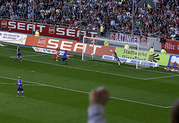 Spielminute 09 u. 33 Sekunden - 1:0