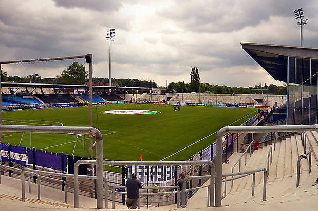 102 Blick aus dem Gästeblock vor dem Spiel