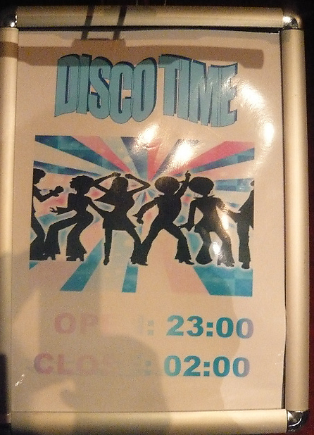 Öffnungszeiten der Hotel-Disco