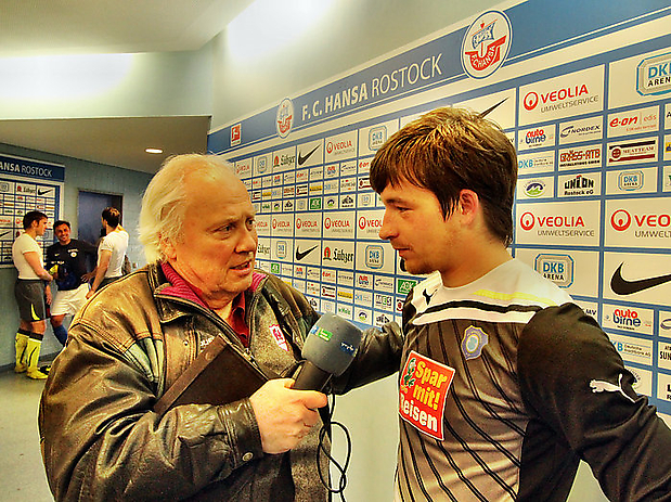 gefragter Mann nach dem Spiel - Martin Männel