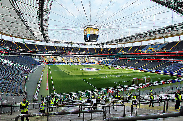Blick aus dem Gästeblock vor dem Spiel