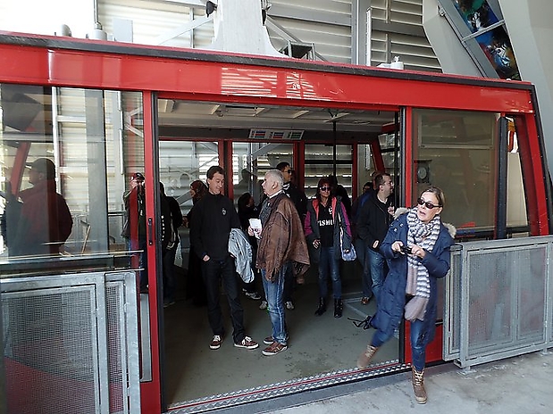 169-Die Kabine ist max. für 80 Personen zugelassen.