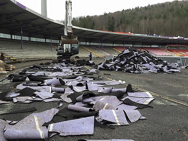 2.12.2015 Bauvorbereitende Arbeiten für den Abriss beginnen. Foto: Röckert