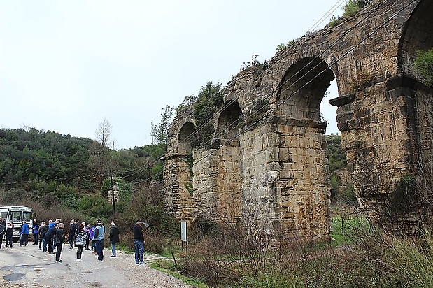 33. ein altes Auqädukt aus der Römerzeit