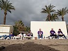495-Warten am Strand für den Fototermin mit der Mannschaft. 495-Warten am Strand für den Fototermin mit der Mannschaft.